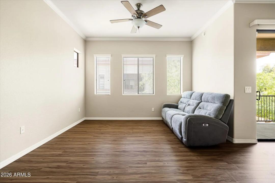 Real Estate Picture 5