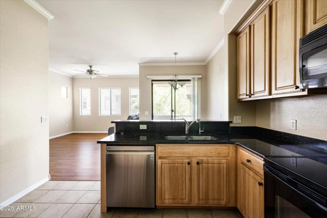 Real Estate Picture 12