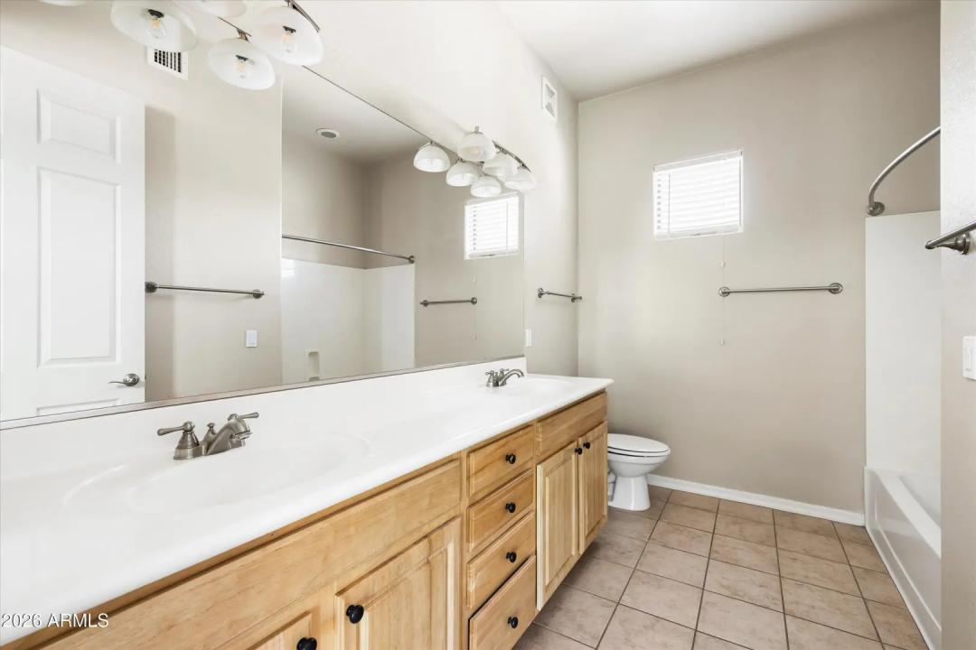 Real Estate Picture 15