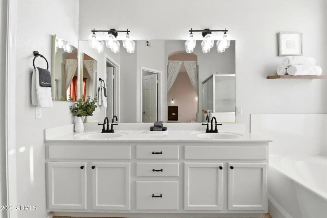 Real Estate Picture 28