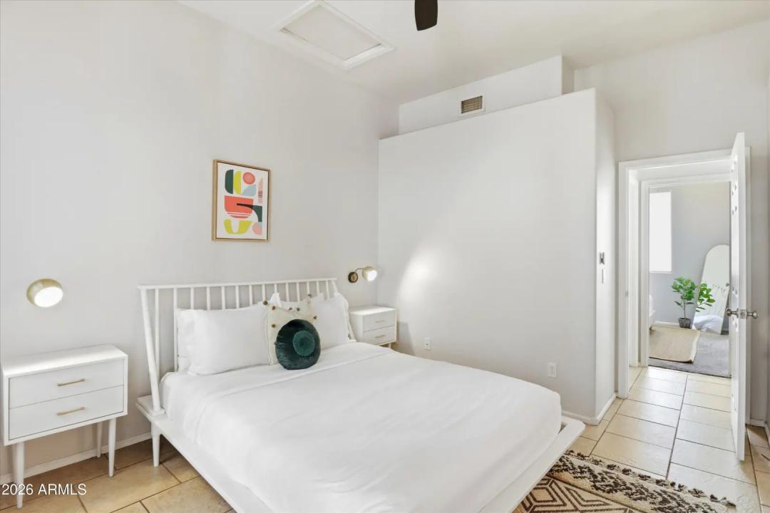 Real Estate Picture 24