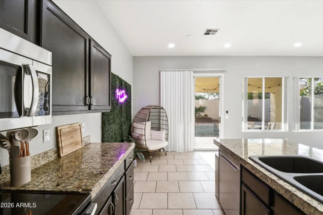 Real Estate Picture 19