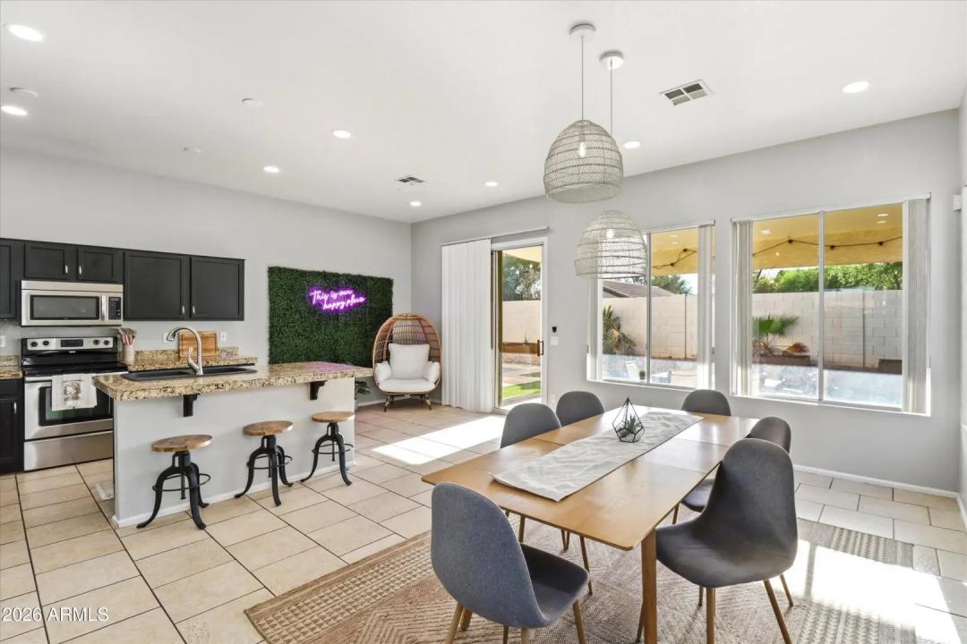 Real Estate Picture 17