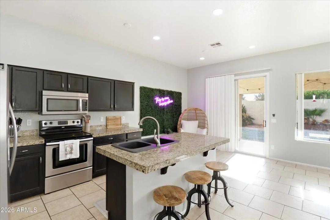 Real Estate Picture 16