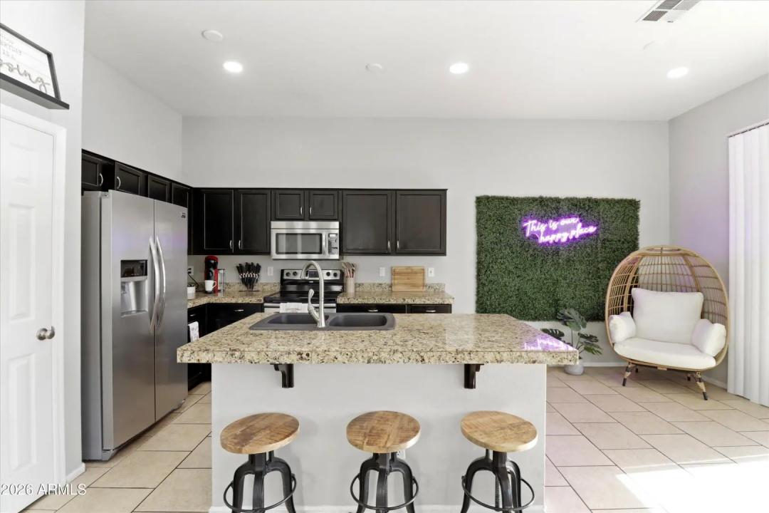 Real Estate Picture 15