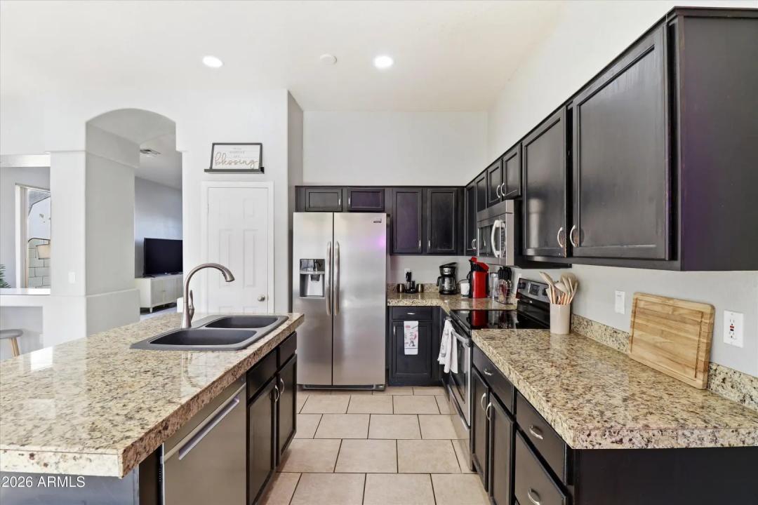 Real Estate Picture 14