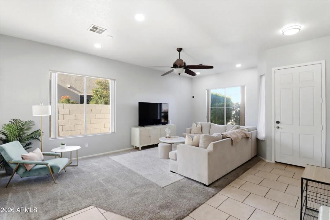 Real Estate Picture 11