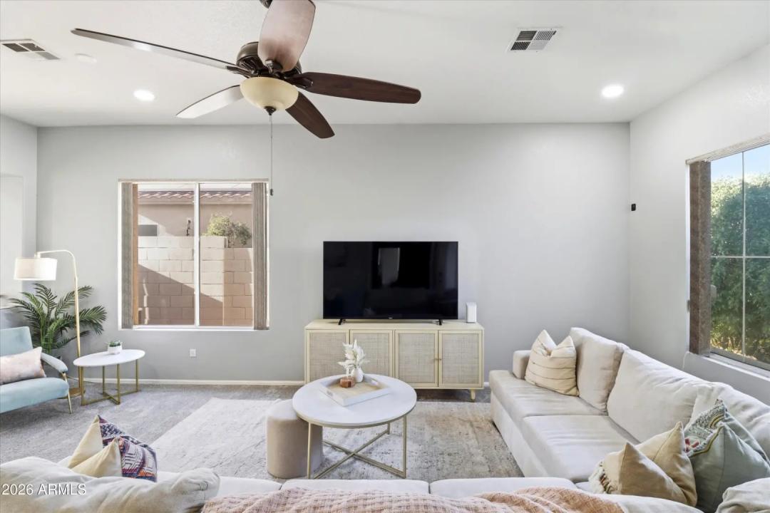 Real Estate Picture 10