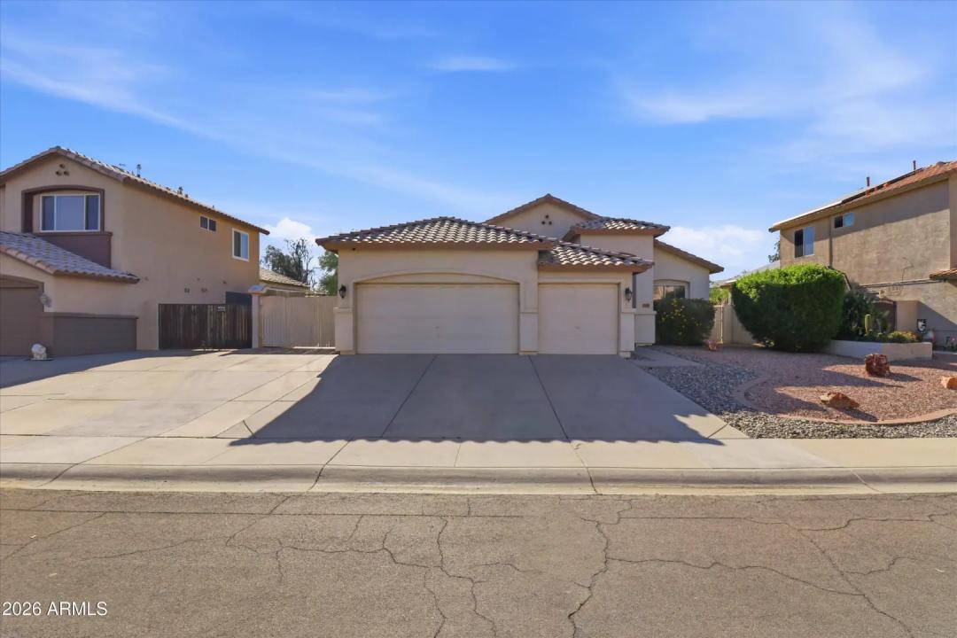 Real Estate Picture 4