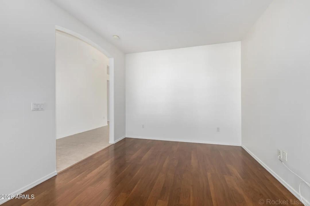 Real Estate Picture 8