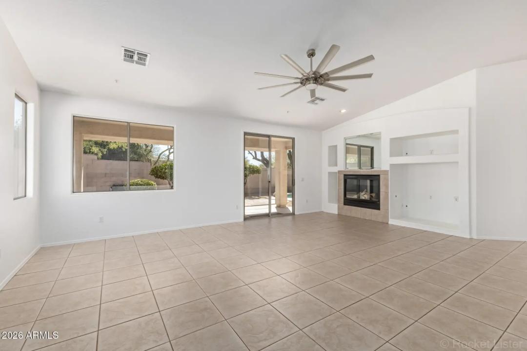 Real Estate Picture 17