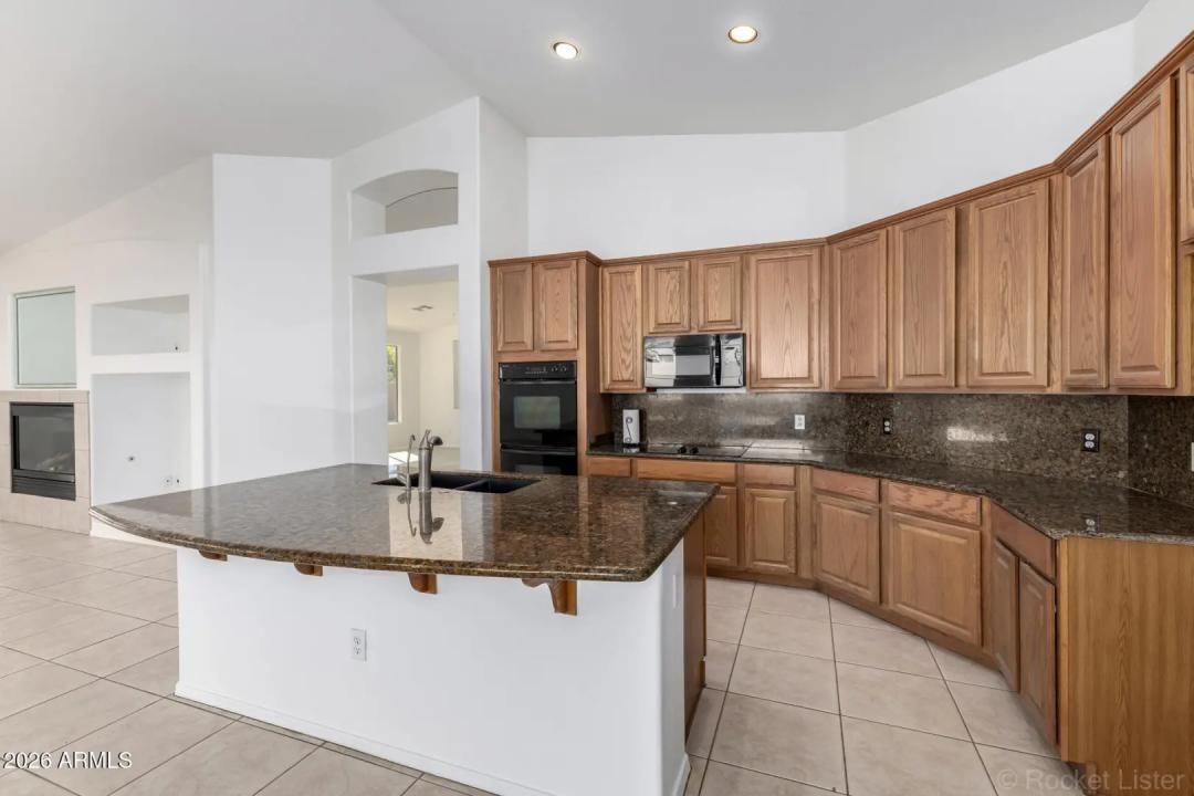 Real Estate Picture 22