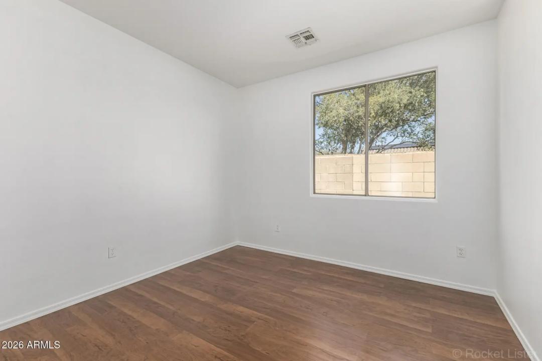 Real Estate Picture 36