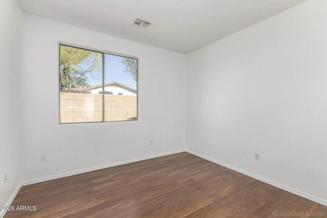 Real Estate Picture 38