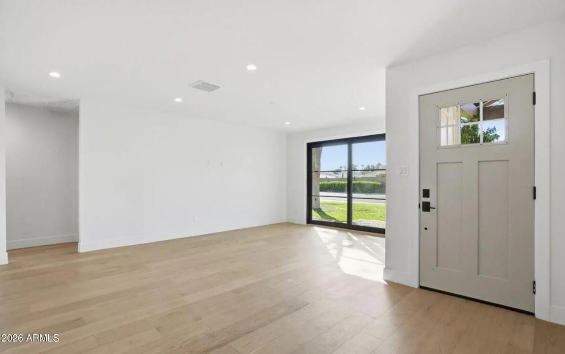 Real Estate Picture 5