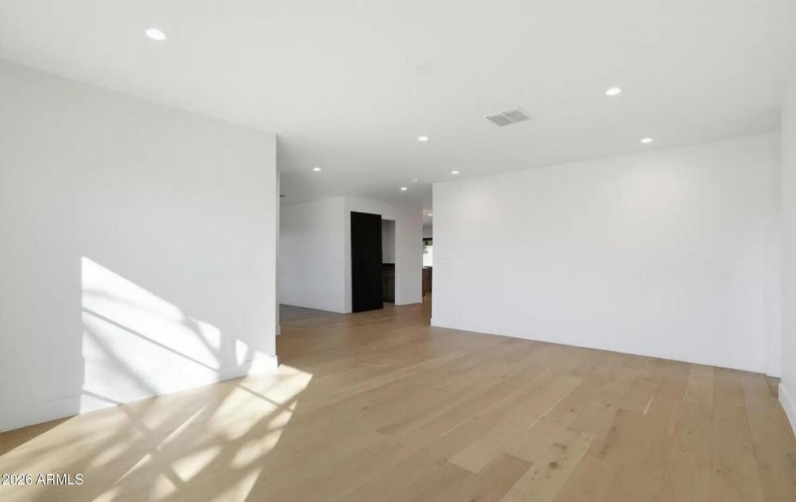 Real Estate Picture 6