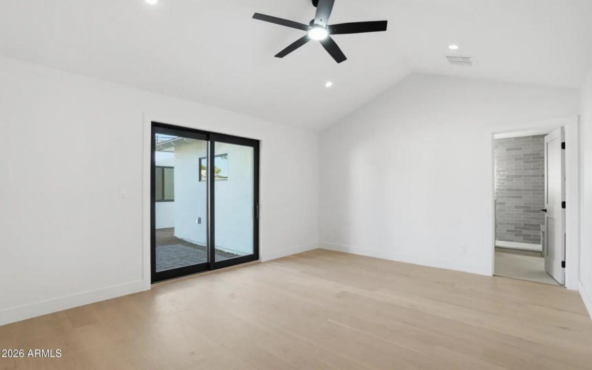 Real Estate Picture 16