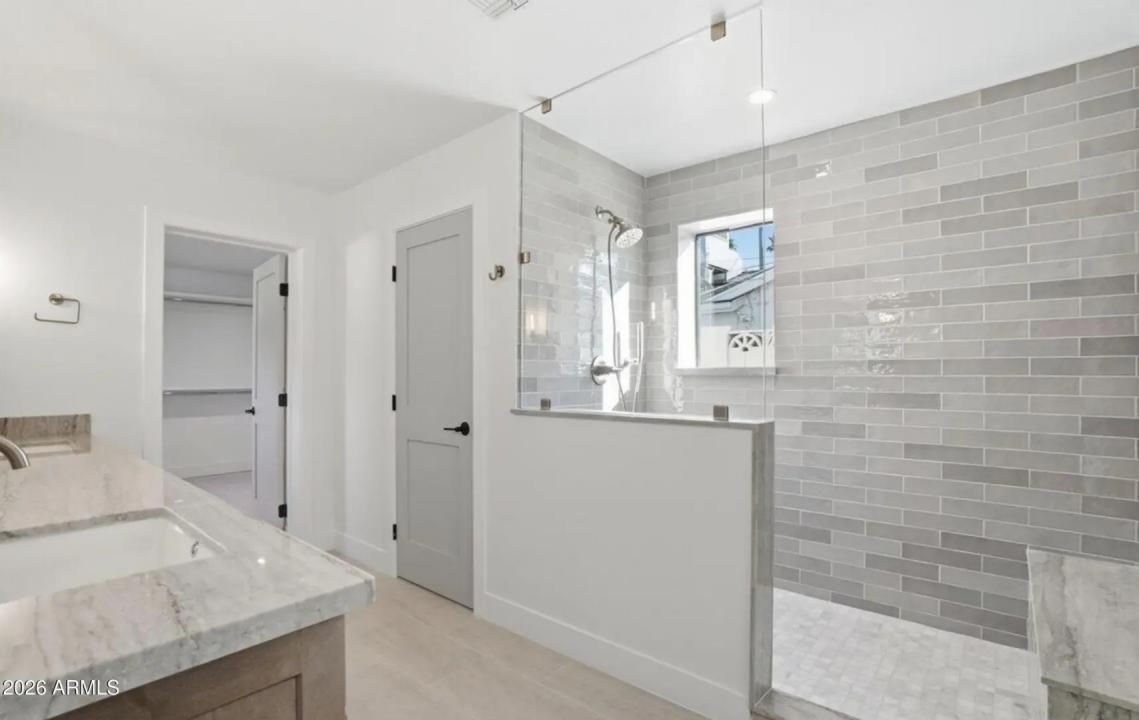 Real Estate Picture 18