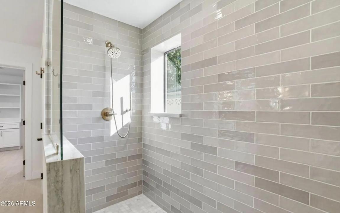 Real Estate Picture 20