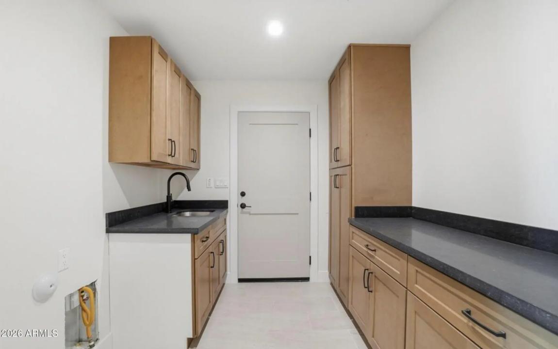 Real Estate Picture 25