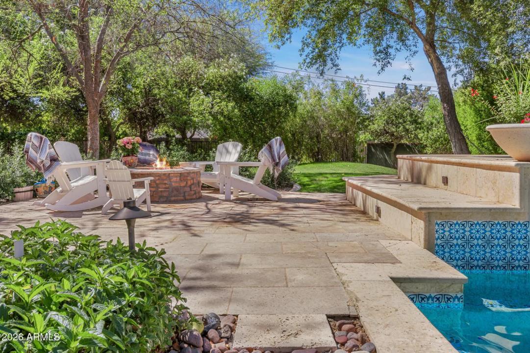 Real Estate Picture 9