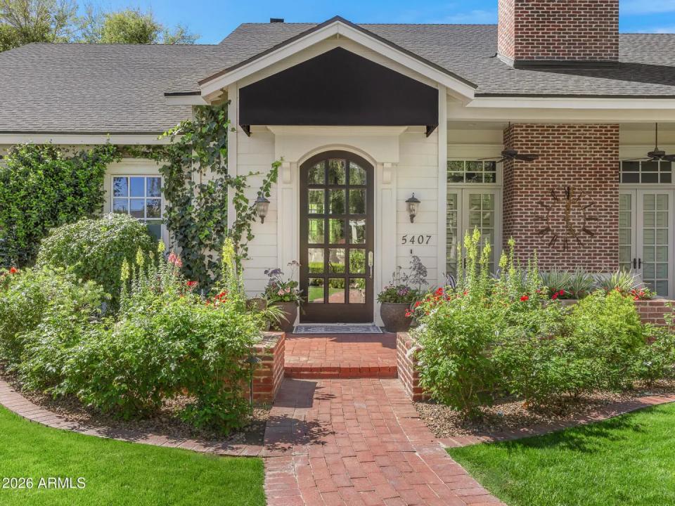 5407 E CALLE TUBERIA Phoenix AZ 85018