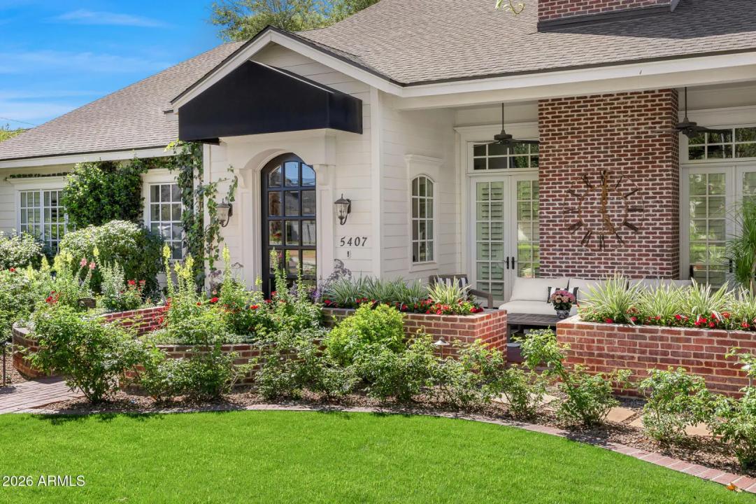 Real Estate Picture 2