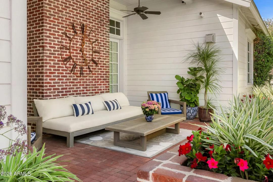 Real Estate Picture 3