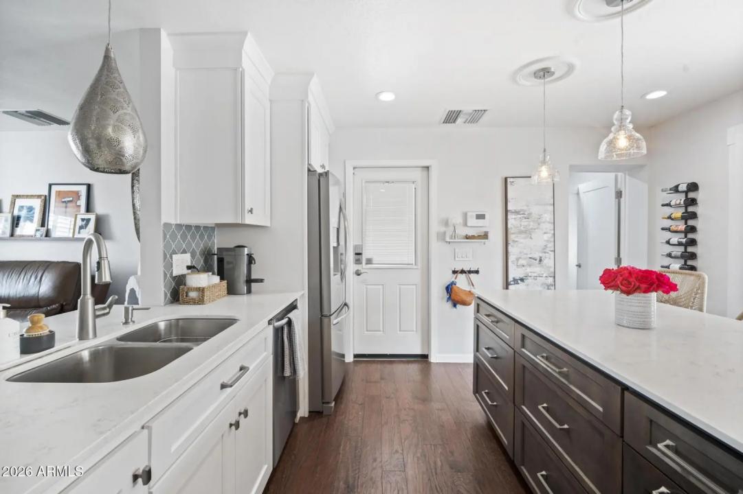 Real Estate Picture 6