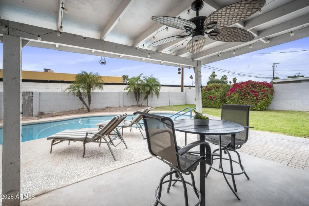 Real Estate Picture 24