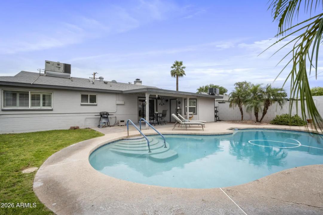 Real Estate Picture 32