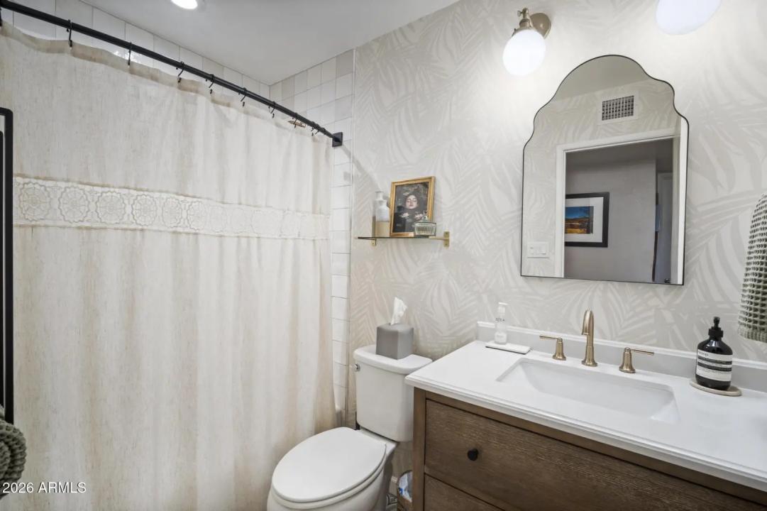 Real Estate Picture 23