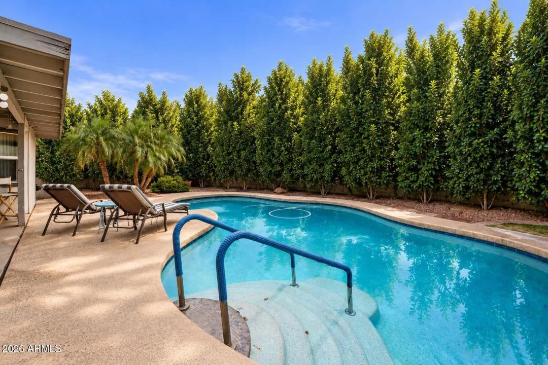 Real Estate Picture 30