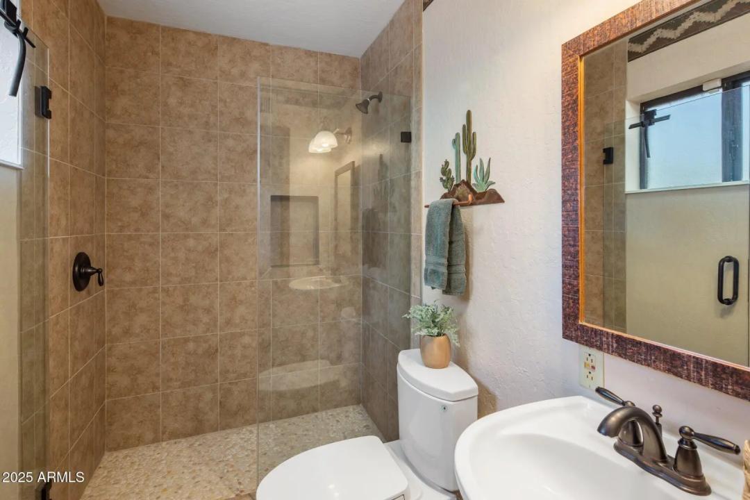 Real Estate Picture 13