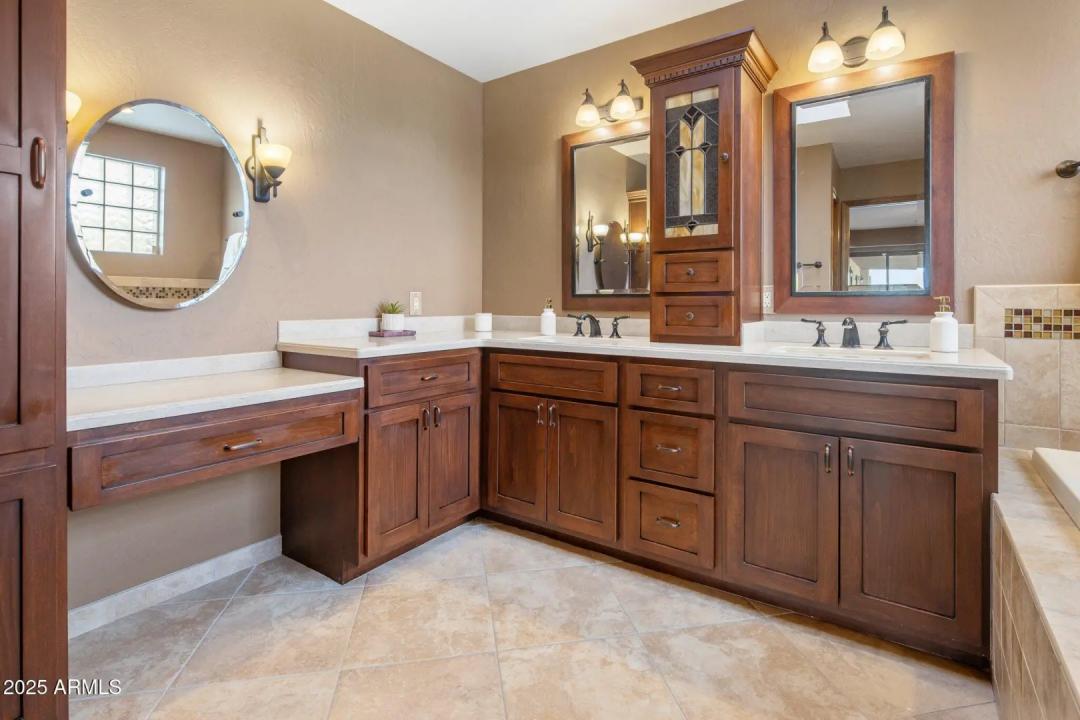 Real Estate Picture 19