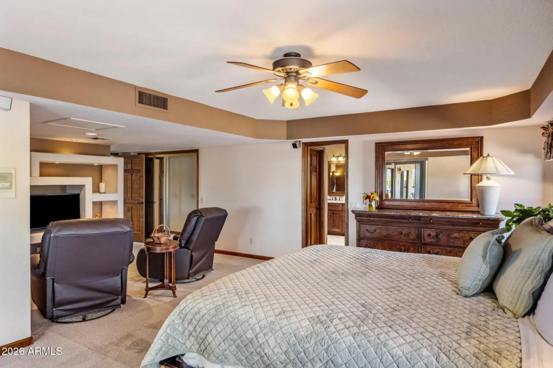 Real Estate Picture 17