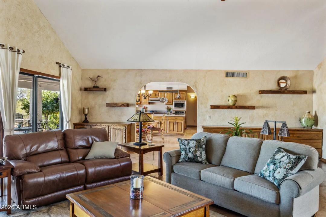 Real Estate Picture 7