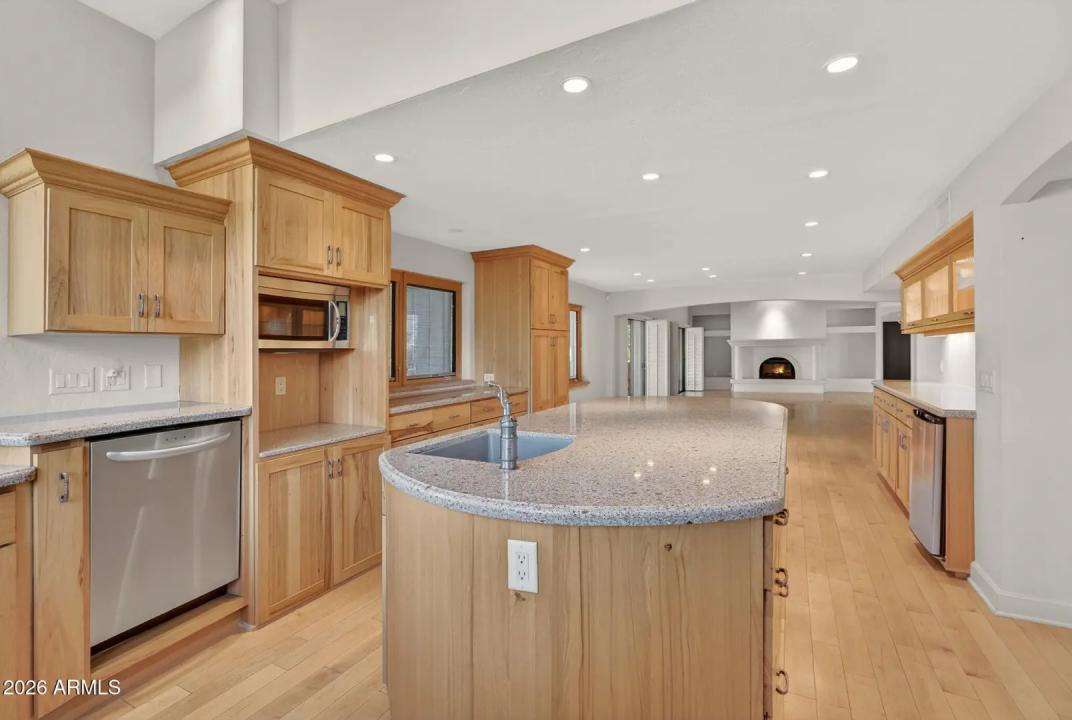 Real Estate Picture 28