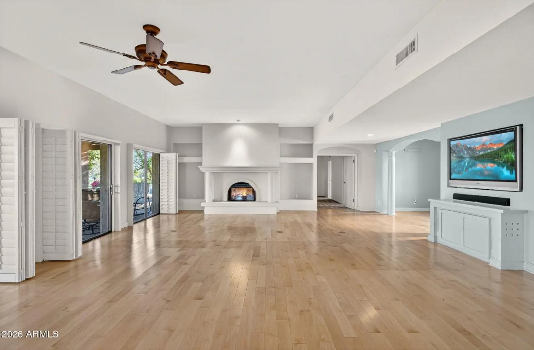 Real Estate Picture 16