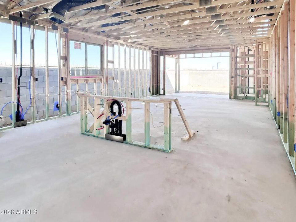 Real Estate Picture 4