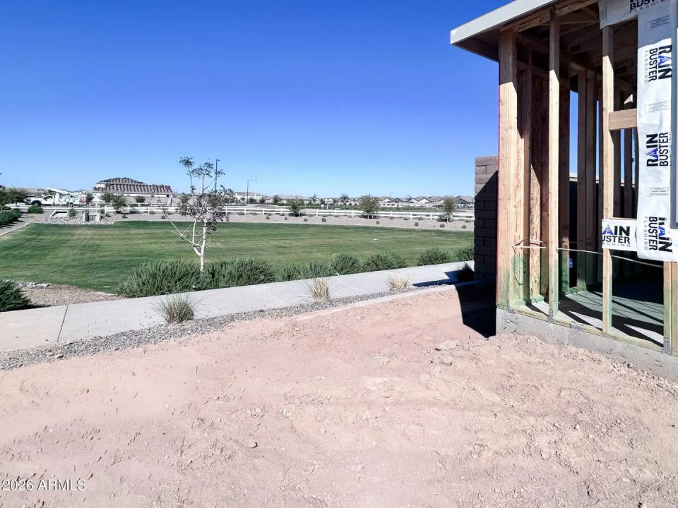 Real Estate Picture 7