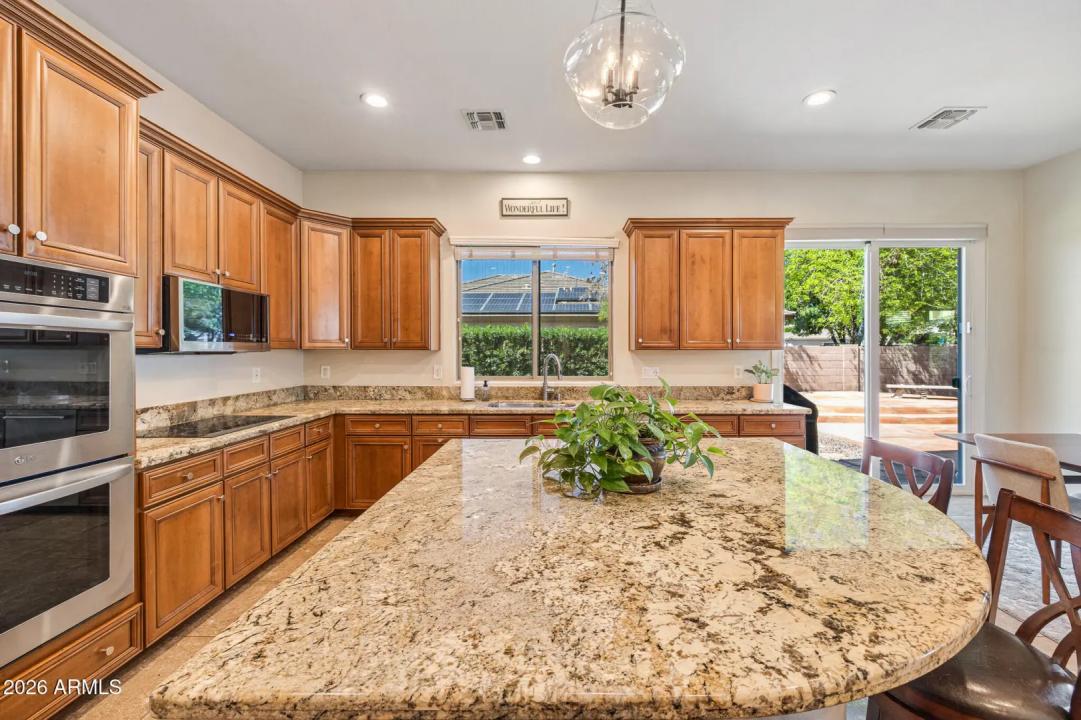 Real Estate Picture 11