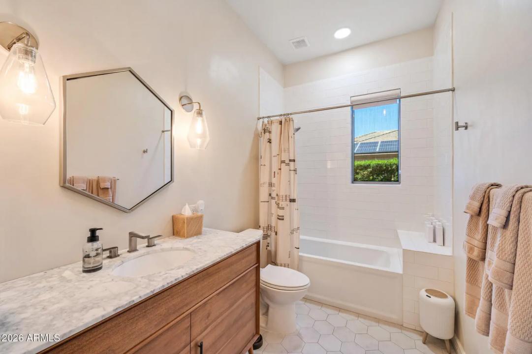 Real Estate Picture 20