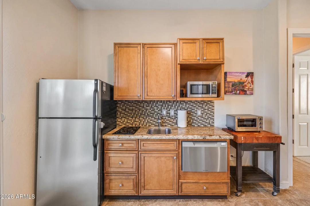 Real Estate Picture 23