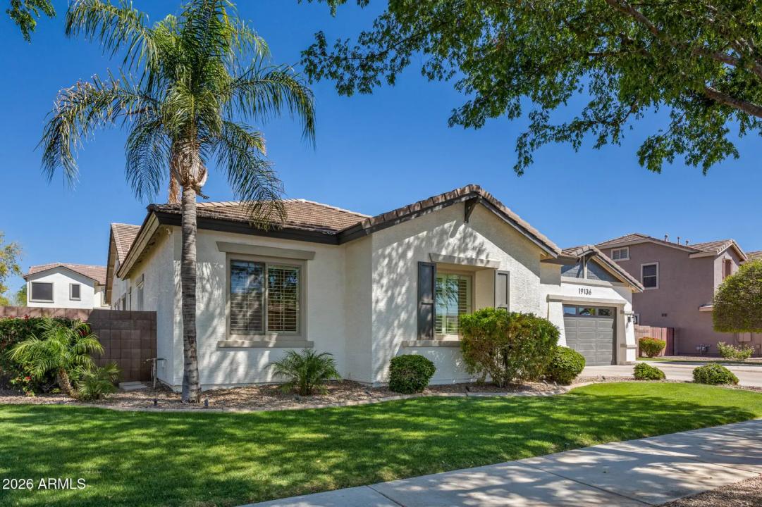 Real Estate Picture 3