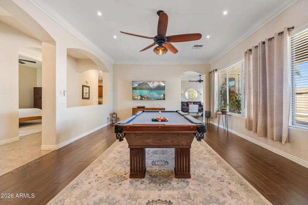 Real Estate Picture 8