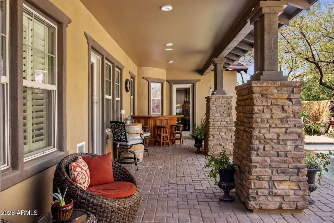 Real Estate Picture 8