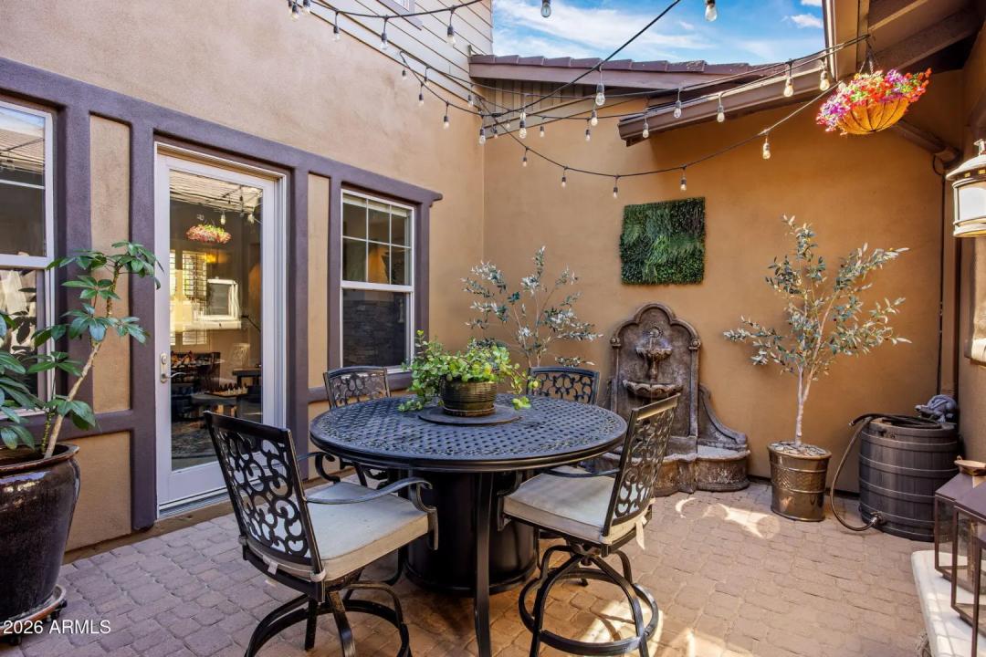 Real Estate Picture 18