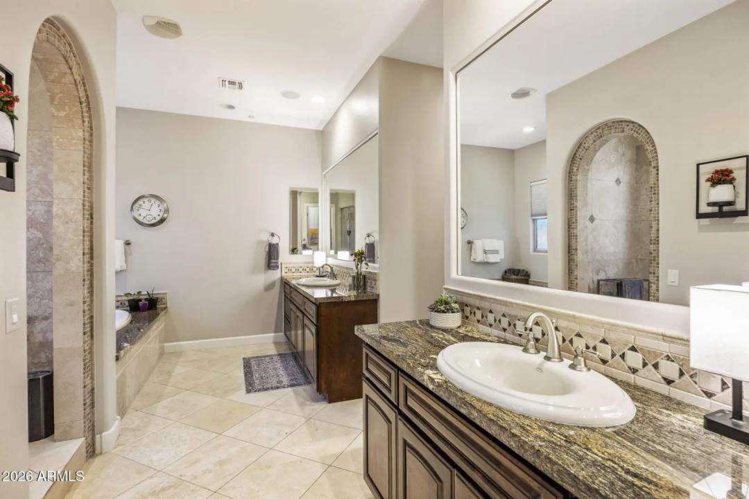 Real Estate Picture 25