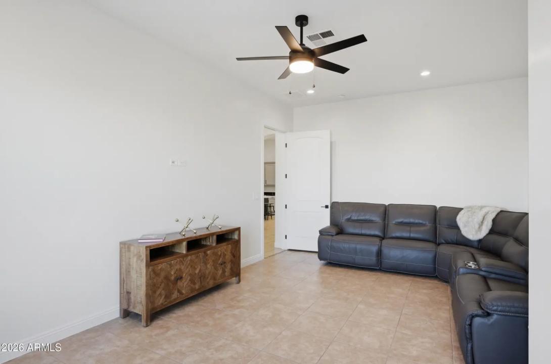 Real Estate Picture 15